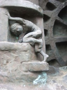 "Der Knabe im Brunnen" - Detail aus dem Stefan-Andres-Brunnen